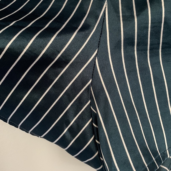 Beautiful Navy Blue and White Striped Short Sleeve Bronze Button Pajama Set 2pc - Picture 11 of 11